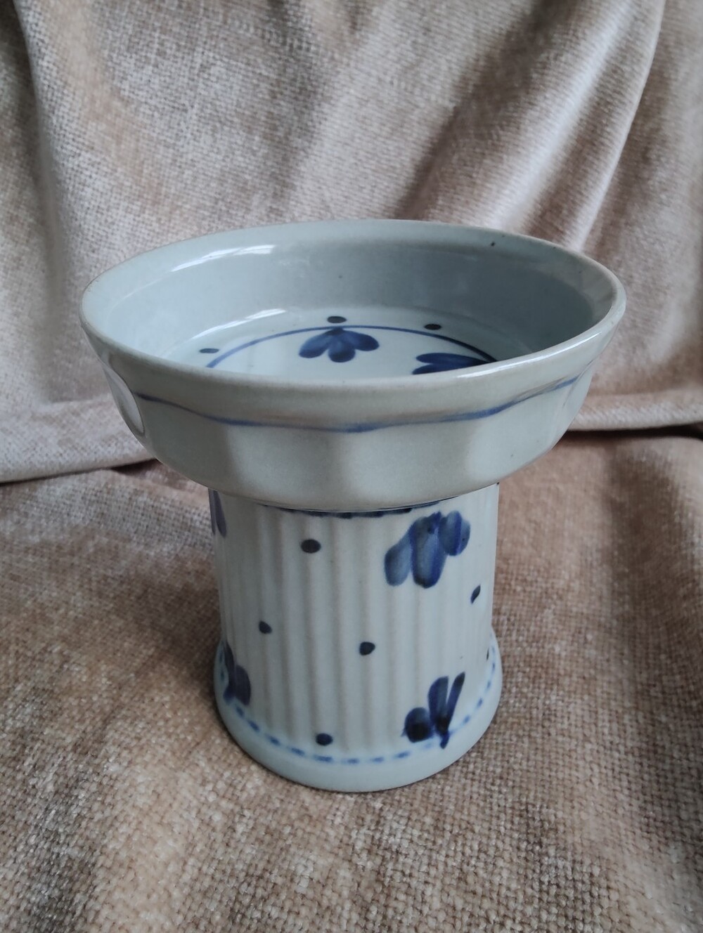 Rare Iron Mountain Stoneware “Martha’s Flowers” Pedestal Candleholder – M90 Mark